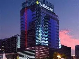 Waldo Hotel Makau